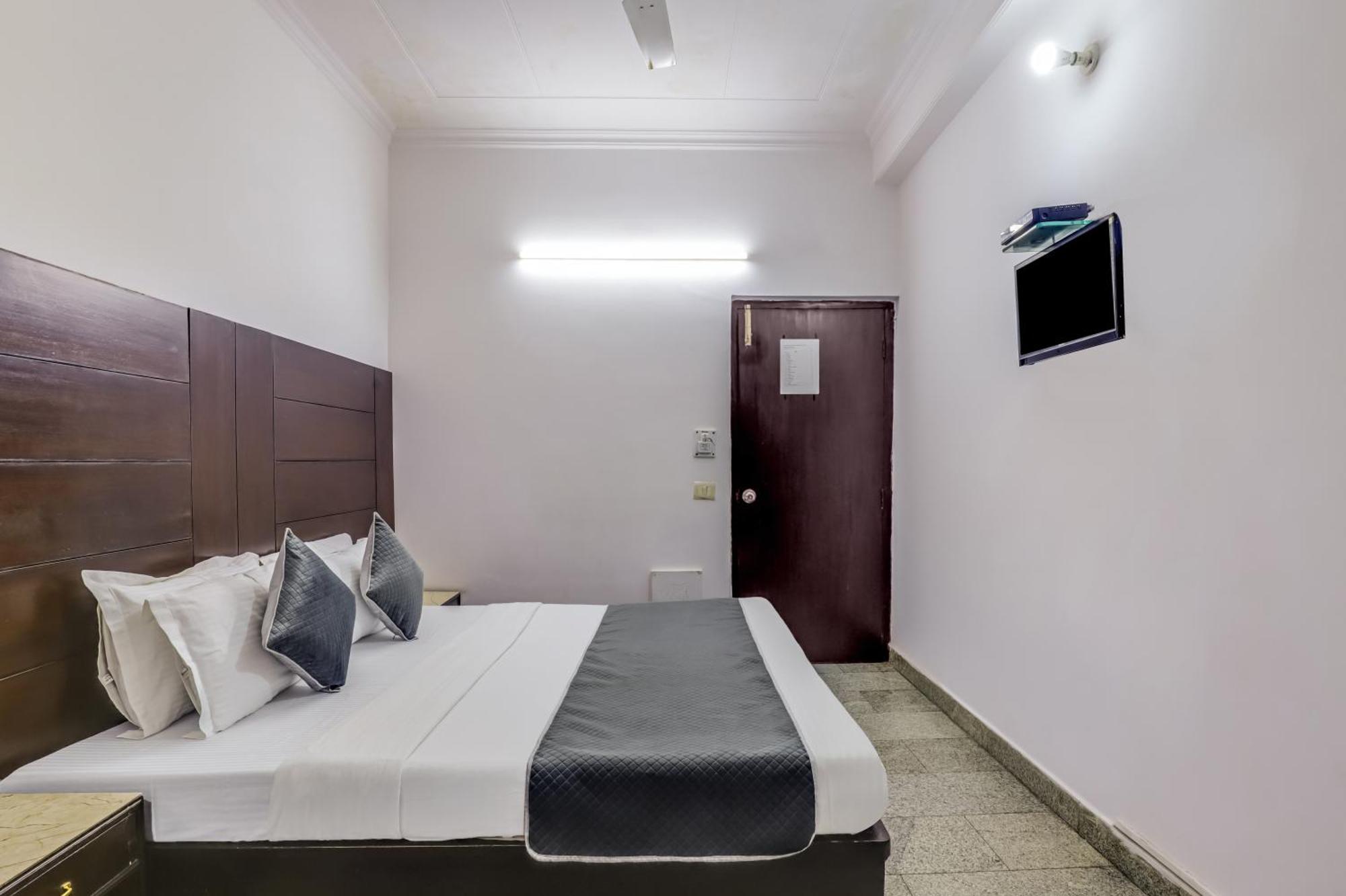 Hotel Sarthak Palace Near Karol Bagh Metro Station New Delhi Delhi (National Capital Territory of India) Exterior foto