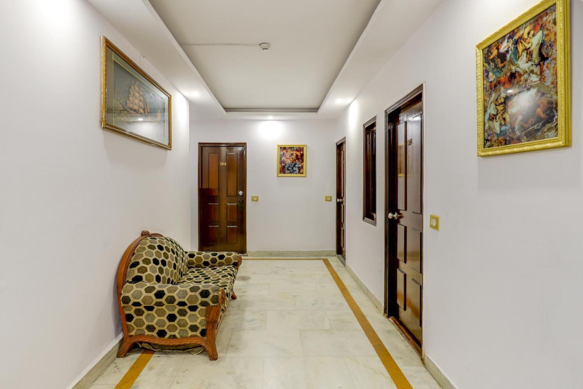 Hotel Sarthak Palace Near Karol Bagh Metro Station New Delhi Delhi (National Capital Territory of India) Exterior foto