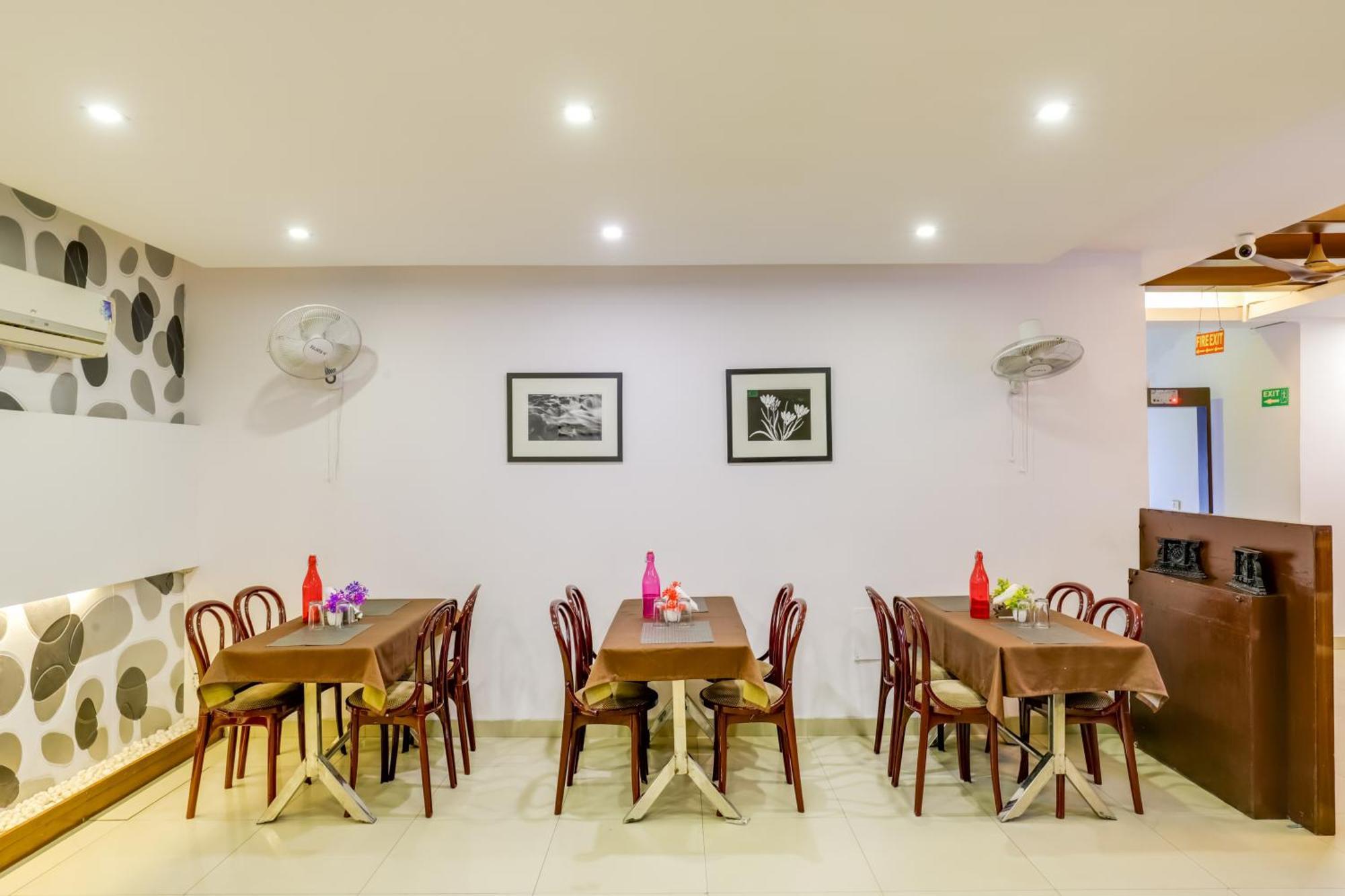 Hotel Sarthak Palace Near Karol Bagh Metro Station New Delhi Delhi (National Capital Territory of India) Exterior foto