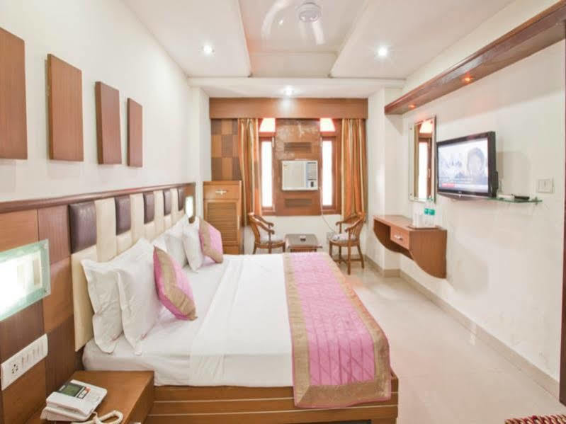 Hotel Sarthak Palace Near Karol Bagh Metro Station New Delhi Delhi (National Capital Territory of India) Exterior foto