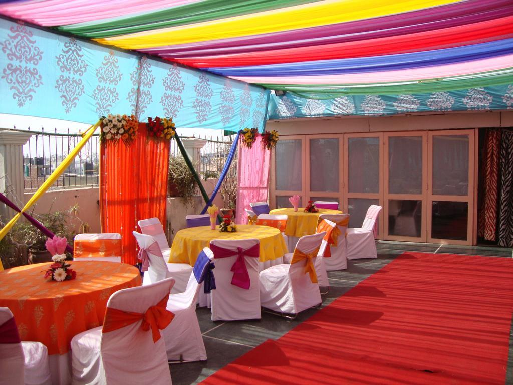 Hotel Sarthak Palace Near Karol Bagh Metro Station New Delhi Delhi (National Capital Territory of India) Exterior foto